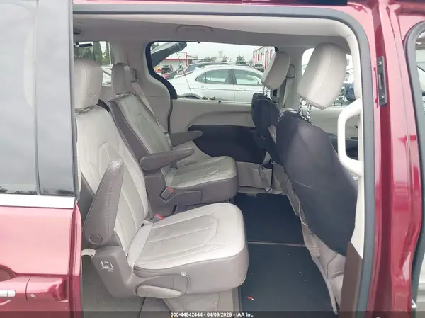2C4RC1BG6JR112372 2018 CHRYSLER PACIFICA - Image 8