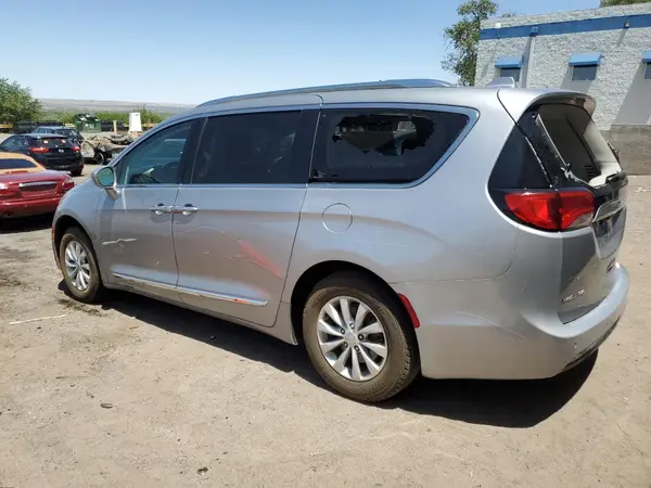 2C4RC1BG6JR113652 2018 CHRYSLER PACIFICA - Image 2