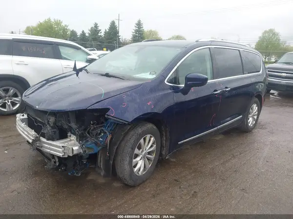 2C4RC1BG6JR113702 2018 CHRYSLER PACIFICA - Image 2