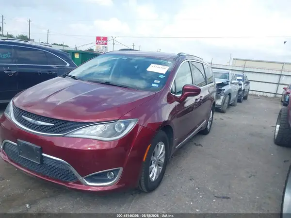 2C4RC1BG6JR119015 2018 CHRYSLER PACIFICA - Image 2