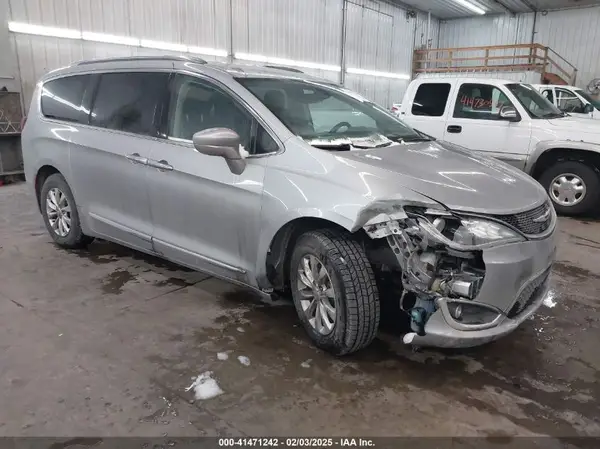 2C4RC1BG6JR119225 2018 CHRYSLER PACIFICA - Image 1