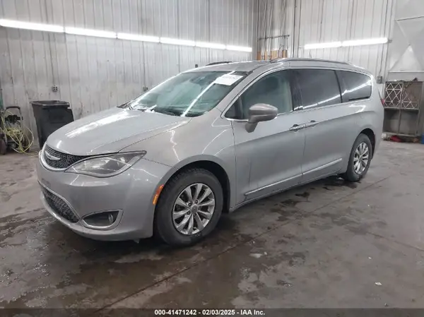 2C4RC1BG6JR119225 2018 CHRYSLER PACIFICA - Image 2