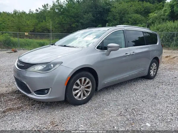 2C4RC1BG6JR119841 2018 CHRYSLER PACIFICA - Image 2
