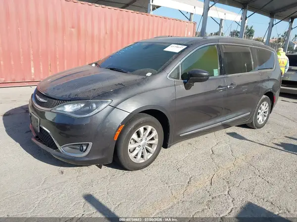 2C4RC1BG6JR120360 2018 CHRYSLER PACIFICA - Image 2