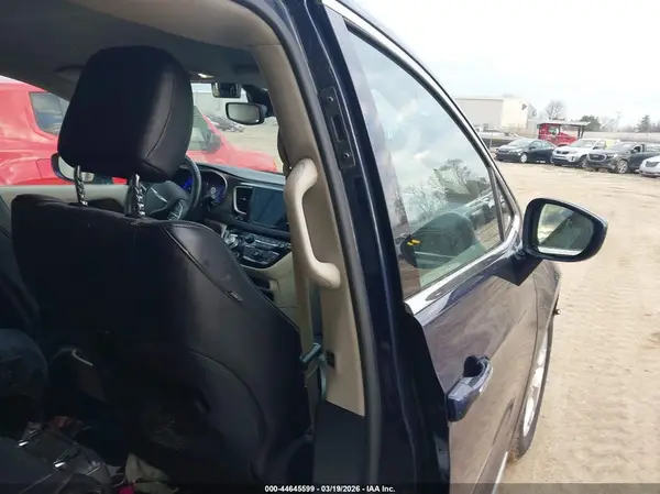 2C4RC1BG6JR121105 2018 CHRYSLER PACIFICA - Image 8