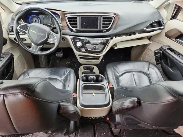 2C4RC1BG6JR123047 2018 CHRYSLER PACIFICA - Image 8