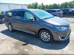 2C4RC1BG6JR126370 2018 CHRYSLER PACIFICA
