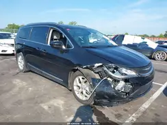 2C4RC1BG6JR130273 2018 CHRYSLER PACIFICA