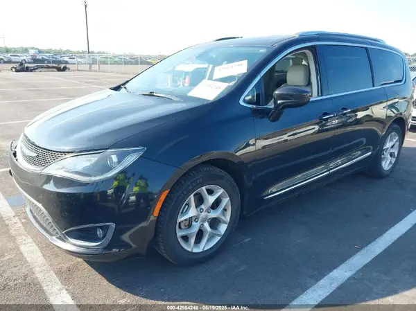 2C4RC1BG6JR130273 2018 CHRYSLER PACIFICA - Image 2