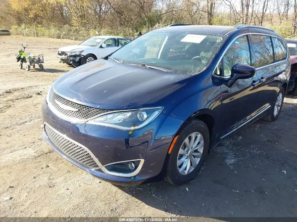 2C4RC1BG6JR139412 2018 CHRYSLER PACIFICA - Image 2