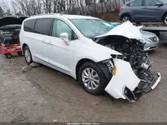 2C4RC1BG6JR143816 2018 CHRYSLER PACIFICA