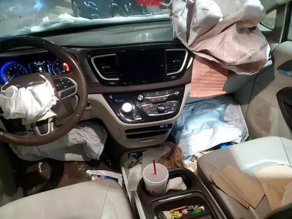 2C4RC1BG6JR163483 2018 CHRYSLER PACIFICA - Image 8