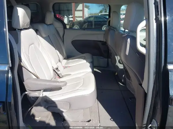 2C4RC1BG6JR171437 2018 CHRYSLER PACIFICA - Image 8
