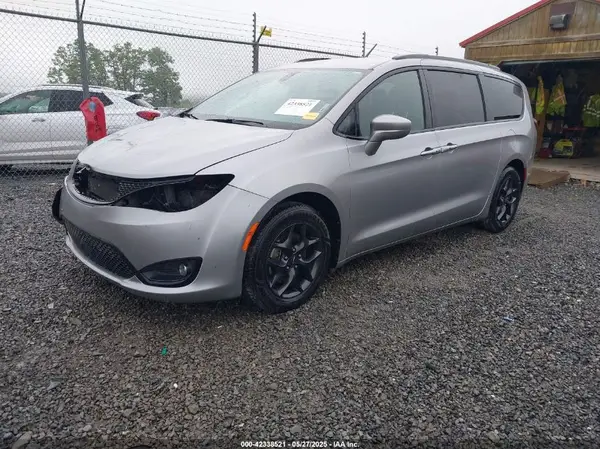 2C4RC1BG6JR172250 2018 CHRYSLER PACIFICA - Image 2