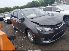 2C4RC1BG6JR204033 2018 CHRYSLER PACIFICA