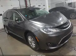 2C4RC1BG6JR211127 2018 CHRYSLER PACIFICA