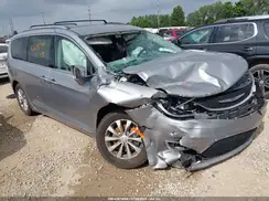 2C4RC1BG6JR217557 2018 CHRYSLER PACIFICA