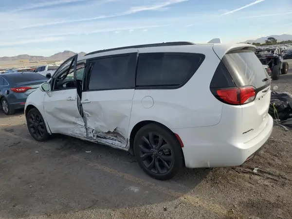 2C4RC1BG6JR226856 2018 CHRYSLER PACIFICA - Image 2