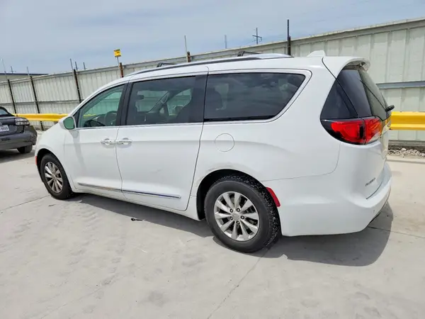 2C4RC1BG6JR246203 2018 CHRYSLER PACIFICA - Image 2
