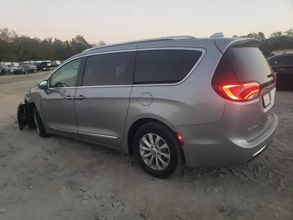 2C4RC1BG6JR246847 2018 CHRYSLER PACIFICA - Image 2