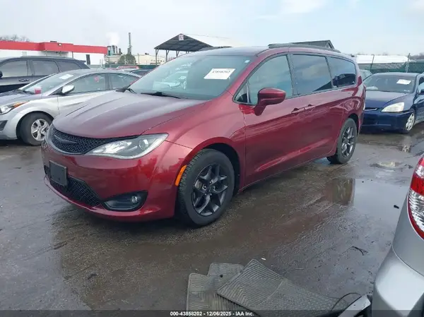 2C4RC1BG6JR258738 2018 CHRYSLER PACIFICA - Image 2