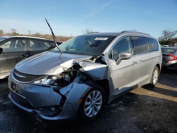 2C4RC1BG6JR261798 2018 CHRYSLER PACIFICA - Image 1