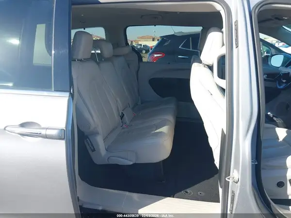 2C4RC1BG6JR270596 2018 CHRYSLER PACIFICA - Image 8