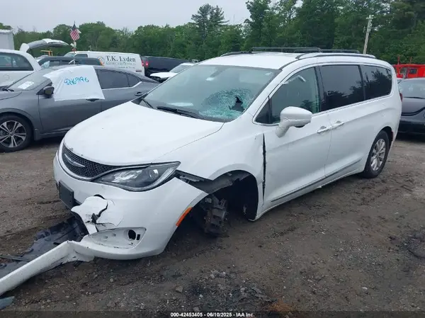 2C4RC1BG6JR280626 2018 CHRYSLER PACIFICA - Image 2