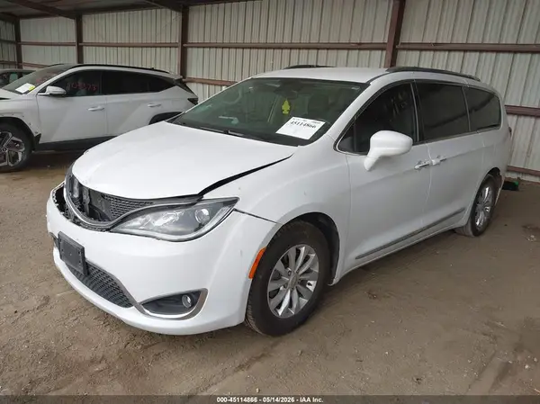 2C4RC1BG6JR290427 2018 CHRYSLER PACIFICA - Image 2