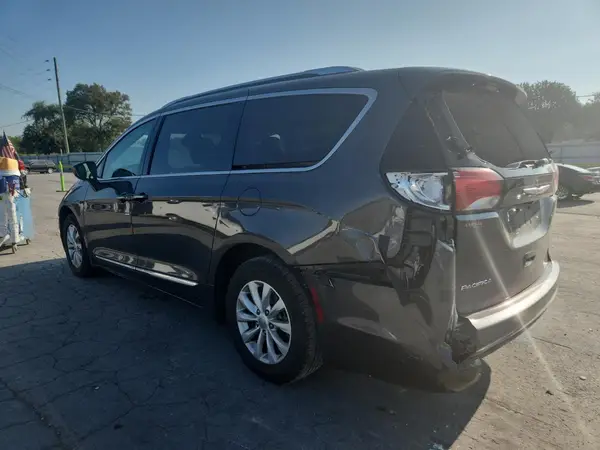 2C4RC1BG6JR290475 2018 CHRYSLER PACIFICA - Image 2