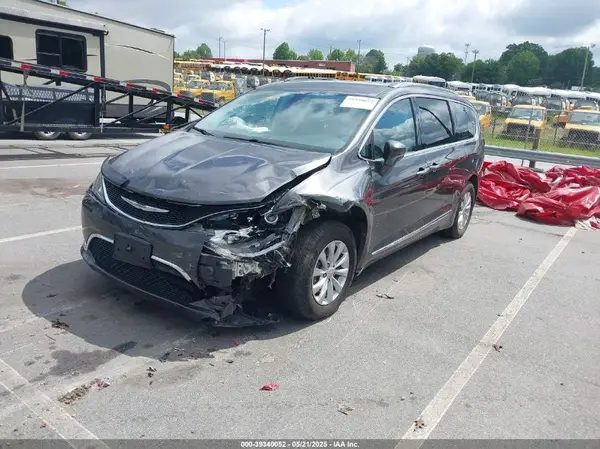 2C4RC1BG6JR309560 2018 CHRYSLER PACIFICA - Image 2