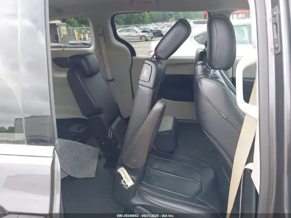 2C4RC1BG6JR309560 2018 CHRYSLER PACIFICA - Image 8