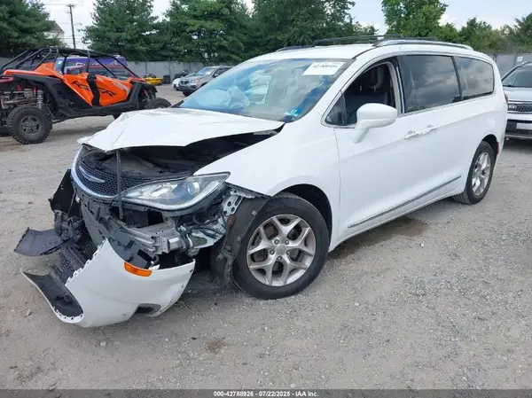 2C4RC1BG6JR312071 2018 CHRYSLER PACIFICA - Image 2