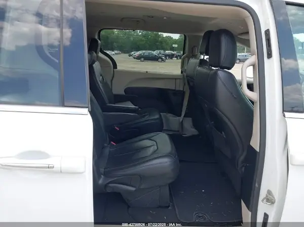 2C4RC1BG6JR312071 2018 CHRYSLER PACIFICA - Image 8