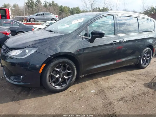 2C4RC1BG6JR318338 2018 CHRYSLER PACIFICA - Image 2