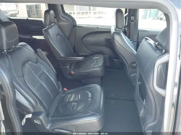 2C4RC1BG6JR322261 2018 CHRYSLER PACIFICA - Image 8