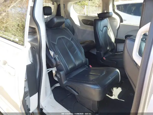 2C4RC1BG6JR331185 2018 CHRYSLER PACIFICA - Image 8
