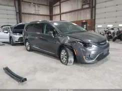 2C4RC1BG6JR352778 2018 CHRYSLER PACIFICA