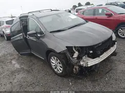2C4RC1BG6KR526544 2019 CHRYSLER PACIFICA