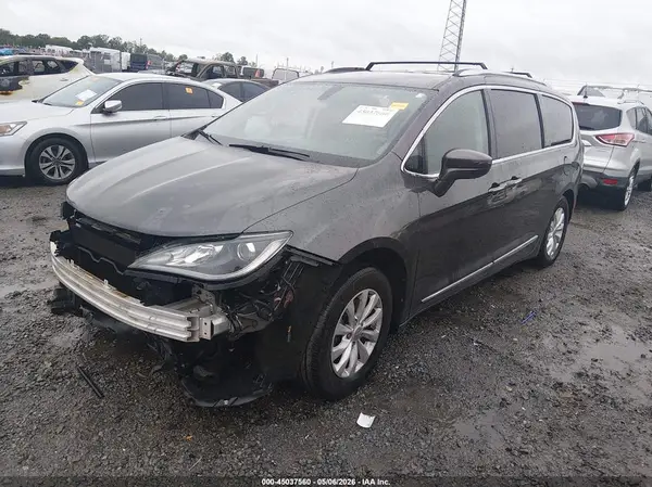 2C4RC1BG6KR526544 2019 CHRYSLER PACIFICA - Image 2
