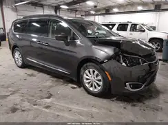 2C4RC1BG6KR540282 2019 CHRYSLER PACIFICA