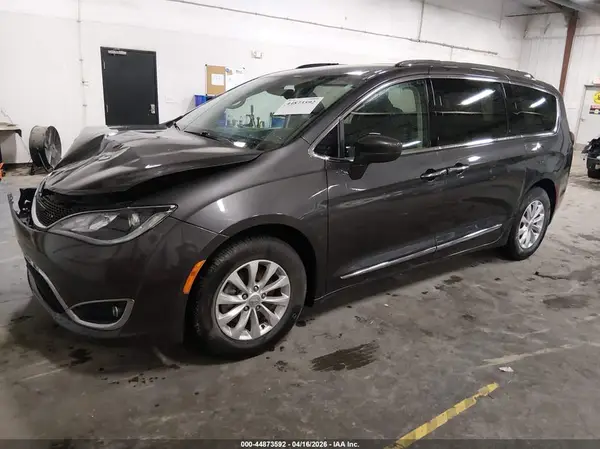 2C4RC1BG6KR540282 2019 CHRYSLER PACIFICA - Image 2