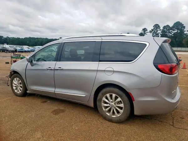2C4RC1BG6KR547975 2019 CHRYSLER PACIFICA - Image 2