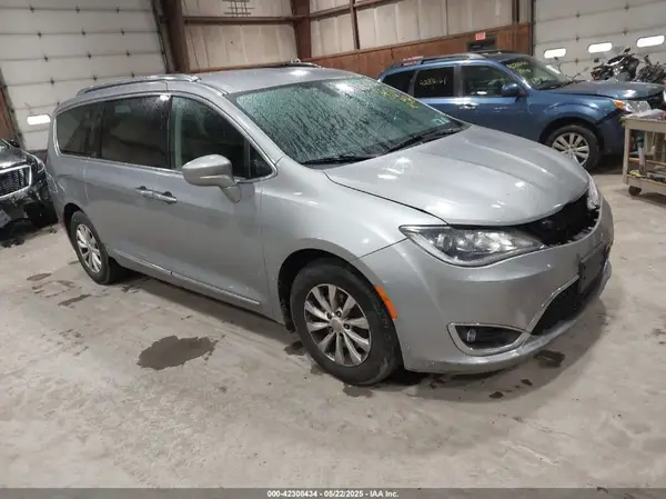 2C4RC1BG6KR550276 2019 CHRYSLER PACIFICA - Image 1