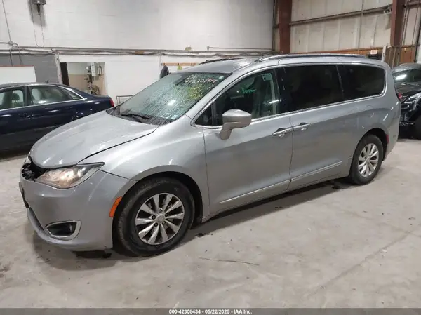 2C4RC1BG6KR550276 2019 CHRYSLER PACIFICA - Image 2