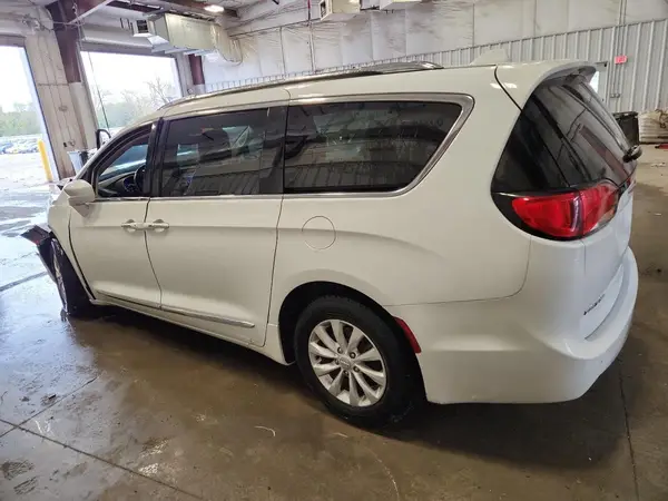 2C4RC1BG6KR554747 2019 CHRYSLER PACIFICA - Image 2