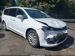 2C4RC1BG6KR555400 2019 CHRYSLER PACIFICA
