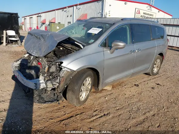 2C4RC1BG6KR561164 2019 CHRYSLER PACIFICA - Image 2