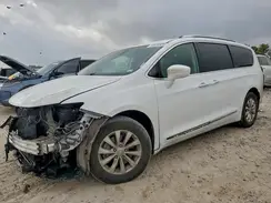 2C4RC1BG6KR561262 2019 CHRYSLER PACIFICA