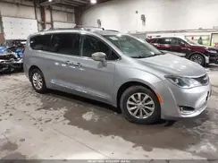 2C4RC1BG6KR582953 2019 CHRYSLER PACIFICA